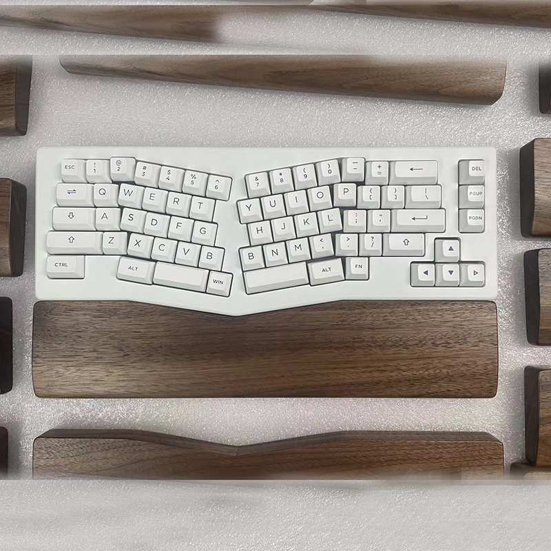 カスタマイズされたウォールナット無垢材パームレスト アリスプ - Wrist Rest Wood のレビューと価格