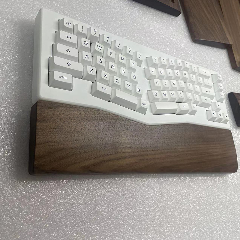 カスタマイズされたウォールナット無垢材パームレスト アリスプ - Wrist Rest Wood のレビューと価格